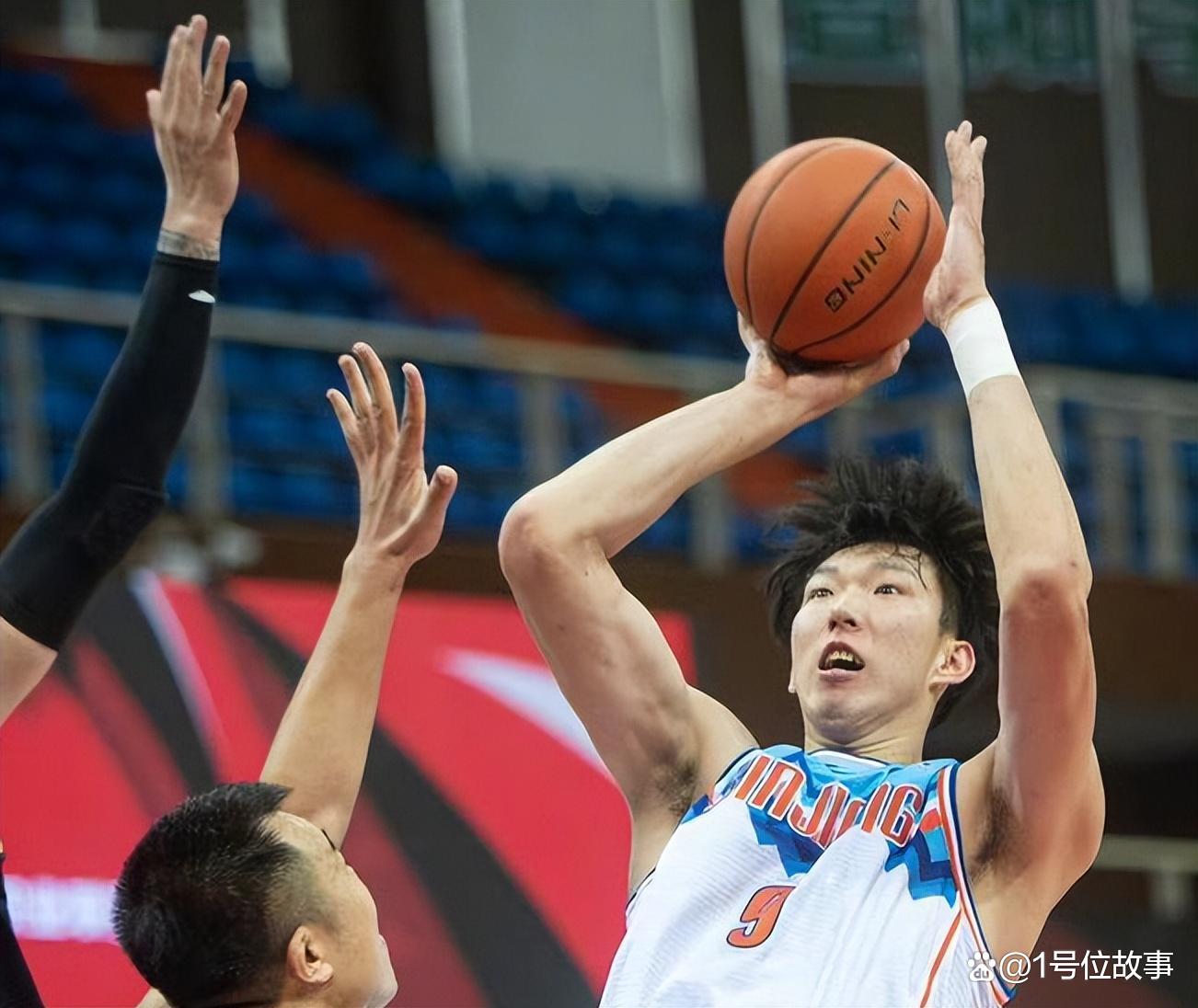 开云线上入口俄克拉荷马雷霆主帅复盘备战CBA常规赛里程碑夜新疆广汇更衣室发声,这操作让人直呼:巴黎圣日耳曼围绕社区盾完成体检的简单介绍